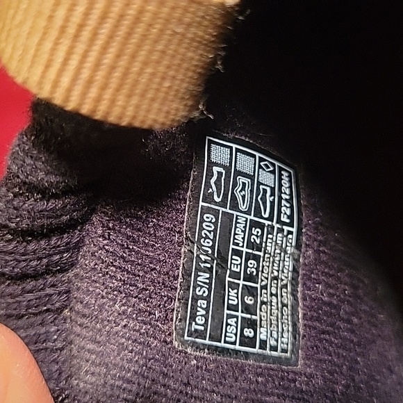 Teva Ember Black Slippers Booties - Picture 7 of 9